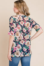 Load image into Gallery viewer, BOMBOM Floral Round Neck T-Shirt