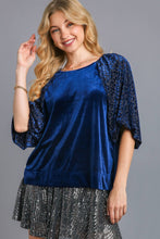 Load image into Gallery viewer, Umgee Round Neck Leopard Balloon Sleeve Velvet Top