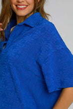 Load image into Gallery viewer, Umgee Floral Johnny Collar Half Sleeve Jacquard Top