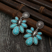 Load image into Gallery viewer, Artificial Turquoise Flower Earrings