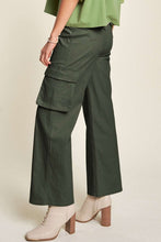 Load image into Gallery viewer, Davi & Dani Flap Pocket Mid Rise Cargo Pants