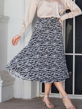 Load image into Gallery viewer, Animal Print Pleated Midi Skirt