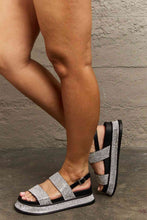 Load image into Gallery viewer, Qupid Shine On Platform Rhinestone Slingback Sandal