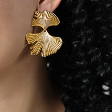 Load image into Gallery viewer, Ginkgo Biloba Design Stud Earrings