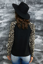 Load image into Gallery viewer, Leopard Print Grommet Long Sleeve Tee