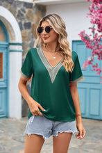 Load image into Gallery viewer, Contrast Trim Short Sleeve Plunge Blouse