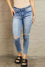 Load image into Gallery viewer, BAYEAS Mid Rise Distressed Skinny Jeans