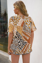 Load image into Gallery viewer, Mixed Print V-Neck Patch Tee