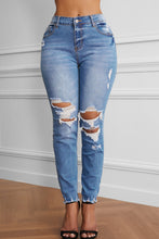 Load image into Gallery viewer, Raw Cut Frayed Hem Jeans