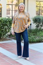 Load image into Gallery viewer, Celeste Design Full Size Leopard Star Contrast Top