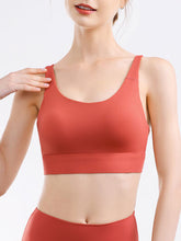 Load image into Gallery viewer, Scoop Neck Wide Strap Active Bra