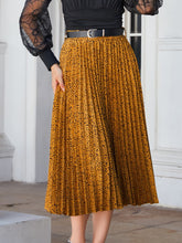 Load image into Gallery viewer, Leopard Print Pleated Midi Skirt
