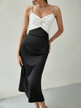 Load image into Gallery viewer, Two-Tone Twist Front Chain Strap Midi Dress