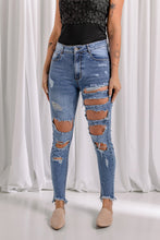 Load image into Gallery viewer, Distressed Raw Hem Skinny Jeans
