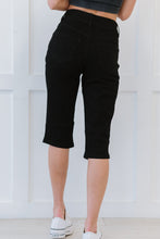 Load image into Gallery viewer, YMI Jeanswear Laura Petite Full Size Double-Button Denim Capris