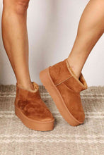 Load image into Gallery viewer, Legend Women's Fleece Lined Chunky Platform Mini Boots
