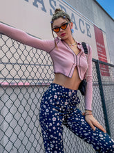 Load image into Gallery viewer, Contrast Stitching Exposed Seam Cropped Top