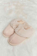 Load image into Gallery viewer, Melody Fluffy Indoor Slippers