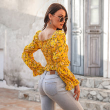 Load image into Gallery viewer, Floral Bubble Sleeve Smocked Top