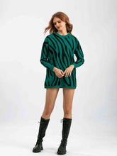 Load image into Gallery viewer, Contrast Round Neck Drop Shoulder Sweater