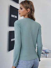 Load image into Gallery viewer, Side Button Ribbed Top