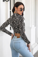 Load image into Gallery viewer, Printed Cropped Long Sleeve Tee