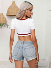 Load image into Gallery viewer, Contrast Round Neck Short Sleeve Cropped Knit Top