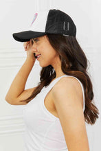 Load image into Gallery viewer, Fame Falling For You Trucker Hat in Black