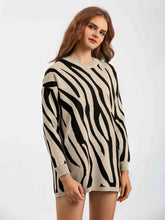 Load image into Gallery viewer, Contrast Round Neck Drop Shoulder Sweater