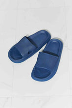 Load image into Gallery viewer, MMShoes Arms Around Me Open Toe Slide in Navy