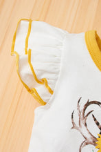 Load image into Gallery viewer, Baby Girl Graphic Flutter Sleeve Tee and Floral Shorts Set
