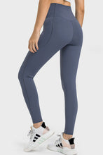 Load image into Gallery viewer, V-Waist Yoga Leggings with Pockets