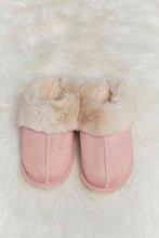 Load image into Gallery viewer, Melody Fluffy Indoor Slippers