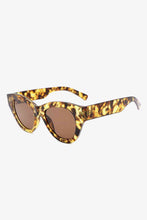 Load image into Gallery viewer, Tortoiseshell Polycarbonate Wayfarer Sunglasses