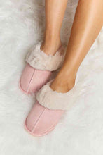 Load image into Gallery viewer, Melody Fluffy Indoor Slippers