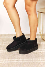 Load image into Gallery viewer, Legend Women's Fleece Lined Chunky Platform Mini Boots