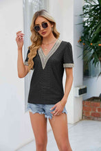 Load image into Gallery viewer, Contrast V-Neck Puff Sleeve Top