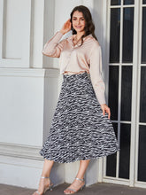 Load image into Gallery viewer, Animal Print Pleated Midi Skirt