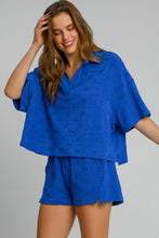 Load image into Gallery viewer, Umgee Floral Johnny Collar Half Sleeve Jacquard Top
