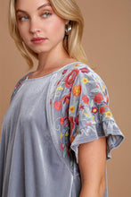 Load image into Gallery viewer, Umgee Velvet Embroidery Short Sleeve Blouse
