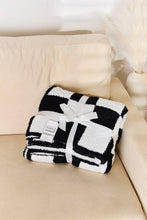 Load image into Gallery viewer, Cuddley Checkered Decorative Throw Blanket
