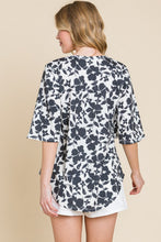 Load image into Gallery viewer, BOMBOM Floral Decorative Button V-Neck Top
