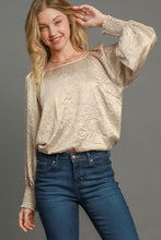 Load image into Gallery viewer, Umgee Wrinkled Round Neck Lantern Sleeve Blouse
