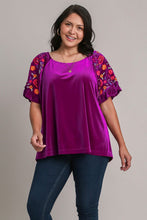 Load image into Gallery viewer, Umgee Full Size Velvet Embroidery Short Sleeve Blouse
