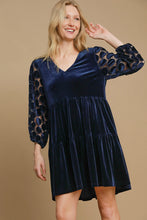 Load image into Gallery viewer, Umgee Dotted Lace Sleeve Tiered Velvet Mini Dress
