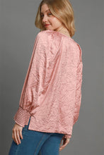 Load image into Gallery viewer, Umgee Wrinkled Round Neck Lantern Sleeve Blouse
