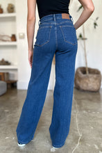 Load image into Gallery viewer, Judy Blue Full Size High Rise Straight Jeans
