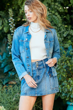 Load image into Gallery viewer, Veveret Button Up Raw Hem Denim Jacket
