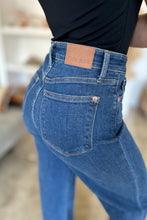 Load image into Gallery viewer, Judy Blue Full Size High Rise Straight Jeans

