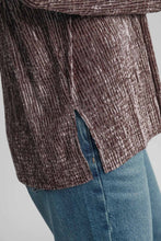 Load image into Gallery viewer, Umgee Side Slit Texture Button Up Shirt
